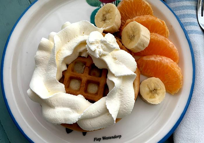 We bakken zoete wafels voor Carnaval