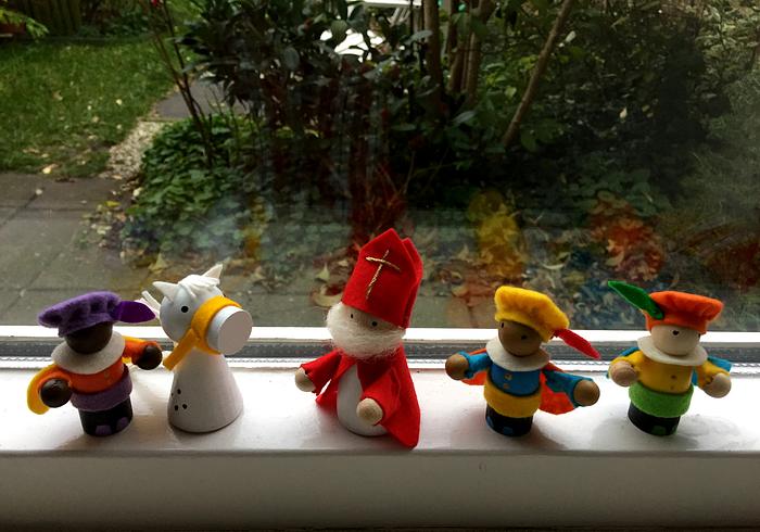 Sinterklaas en zijn Pietjes