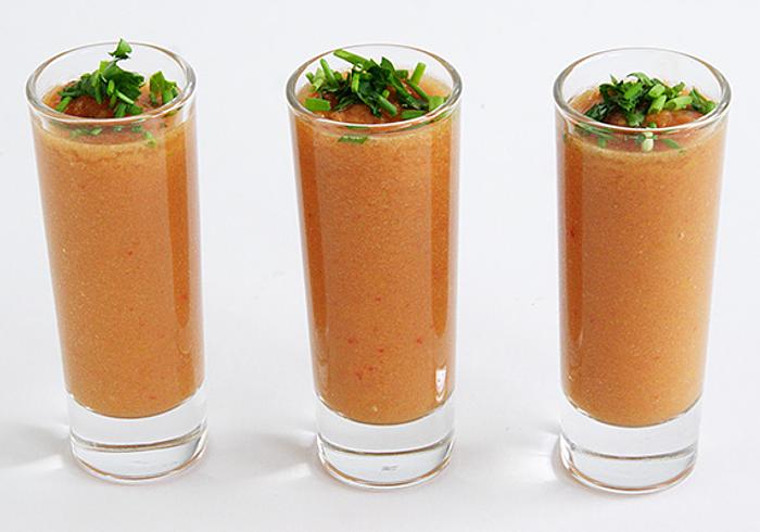 Lekker pittige gazpacho shots