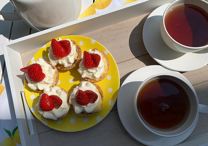 Pasticcini al limone, mascarpone e fragole