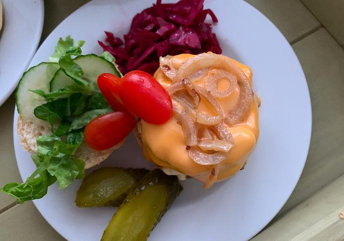 Buddy Oliver's Burger