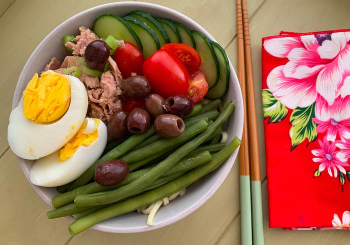 Tonijn en Noedels Poké Bowl