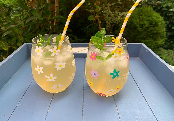 Appel-vlierbloesem limonade